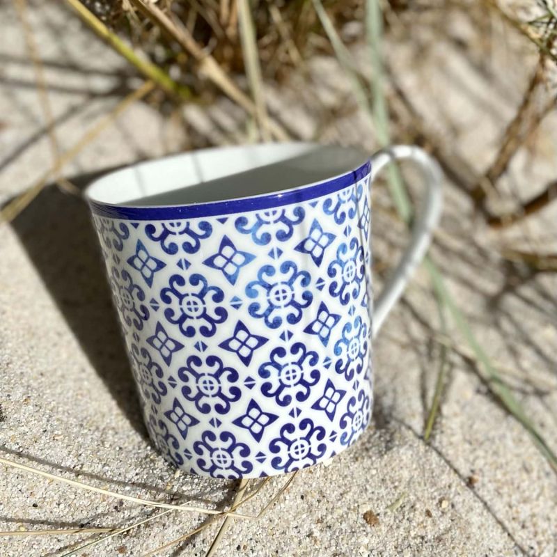 Friesisches Teehaus - Becher Nordisch 'Kacheln' - Fine Bone China Porzellan - Strand 